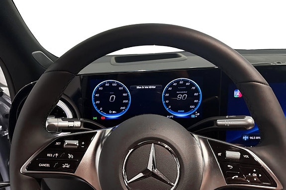 Mercedes-Benz GLB250+ 8 of 18