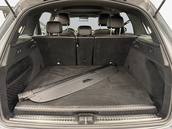 Mercedes-Benz GLC300 e 12 of 19