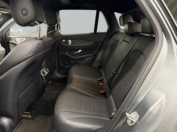 Mercedes-Benz GLC300 e 13 of 19