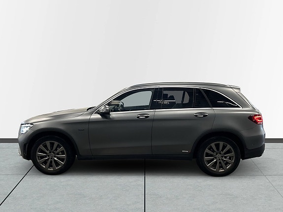 Mercedes-Benz GLC300 e 4 of 19