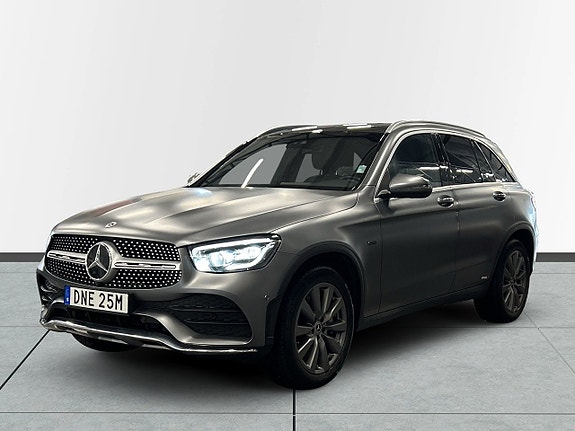 Mercedes-Benz GLC300 e 16 of 19