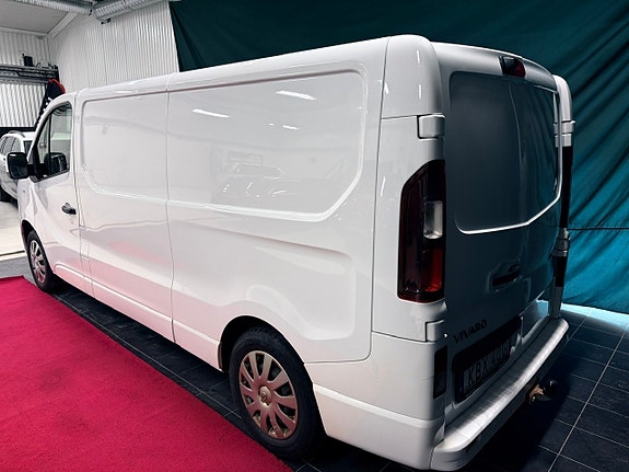 Opel Vivaro 8 of 11