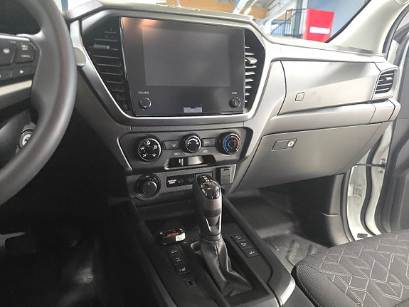 Isuzu D-max 12 of 12