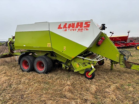 CLAAS Quadrant 2200