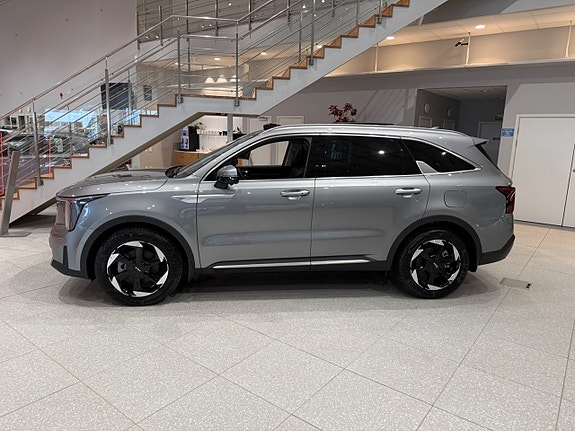 Kia Sorento 2 of 14