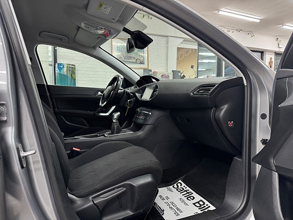 Peugeot 308 8 of 21