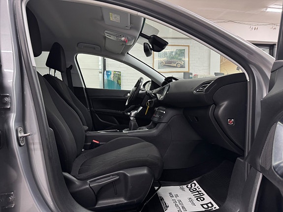 Peugeot 308 9 of 21