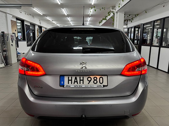 Peugeot 308 3 of 5