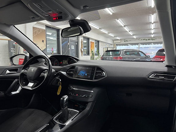 Peugeot 308 10 of 21