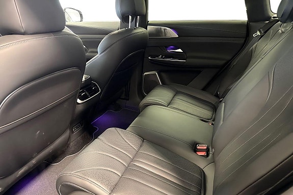 XPeng G9 11 of 16