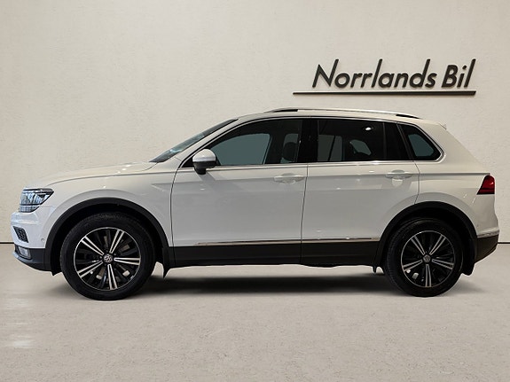 Volkswagen Tiguan 2 of 5