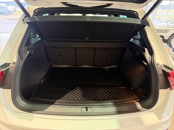Volkswagen Tiguan 8 of 12