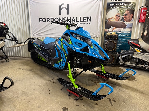 Arctic Cat M8000 Hardcore Alpha 146" NYSKICK/3MIL/MOMSAD/1400:-/mån -24