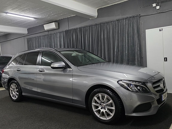 Mercedes-Benz C220 d 3 of 5
