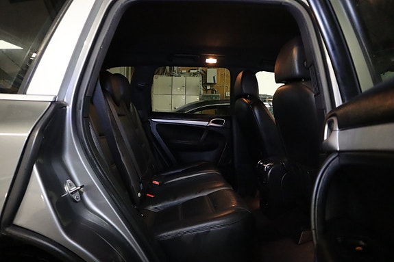 Porsche Cayenne 21 of 24