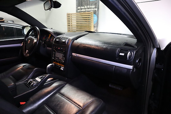 Porsche Cayenne 23 of 24