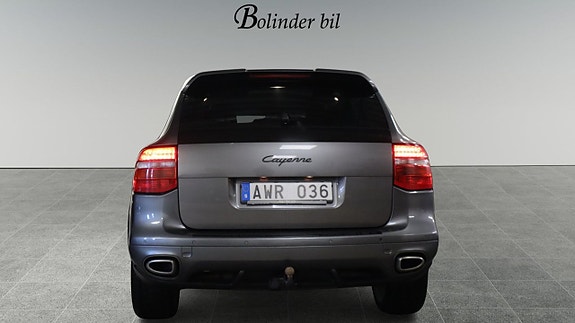 Porsche Cayenne 5 of 5