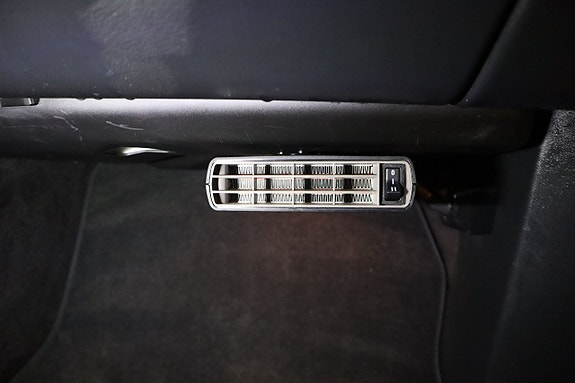 Porsche Cayenne 15 of 24