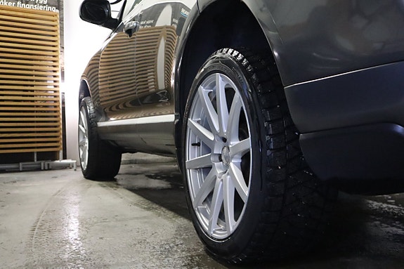 Porsche Cayenne 7 of 24