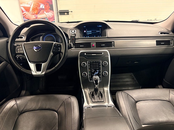 Volvo XC70 10 of 27