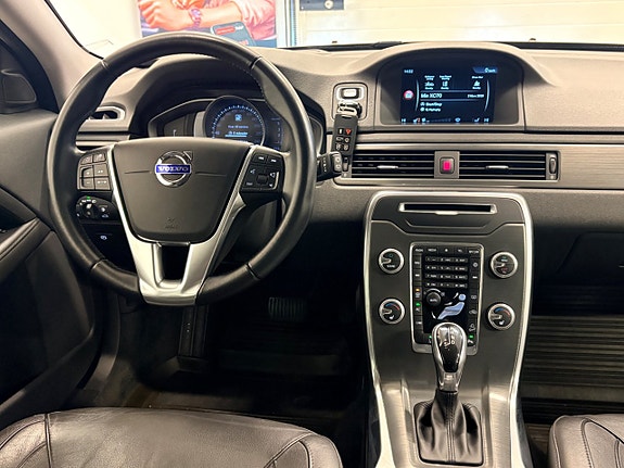 Volvo XC70 17 of 27