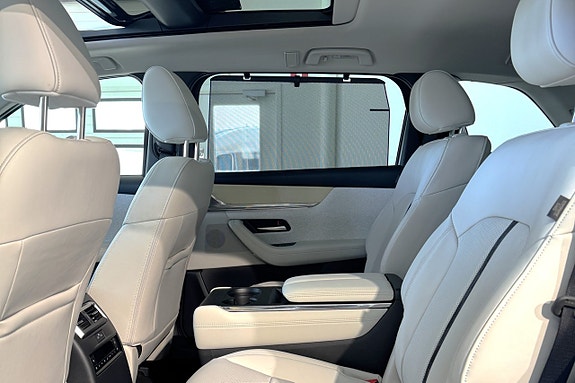 Mazda CX-80 4 of 16