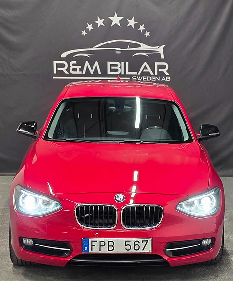 BMW 118d 2 of 5
