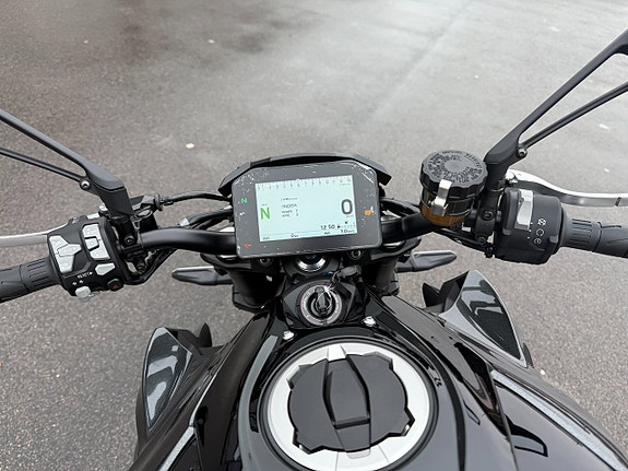 Kawasaki Z1100 Finns i lager - Köp Online 9 of 14