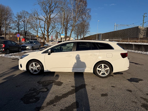 Toyota Avensis 4 of 5