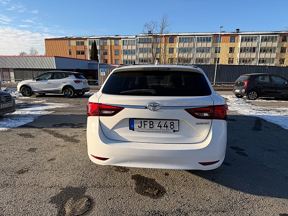 Toyota Avensis 6 of 13