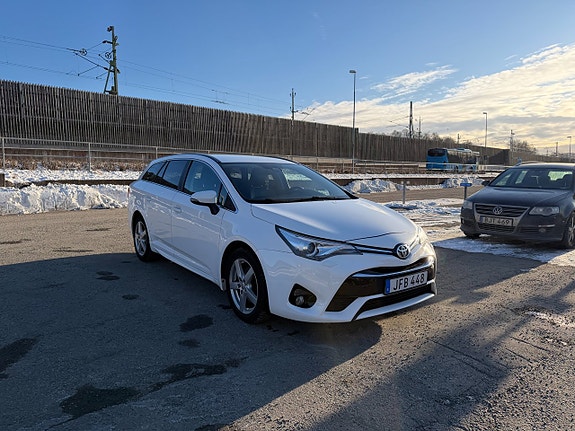 Toyota Avensis 3 of 5