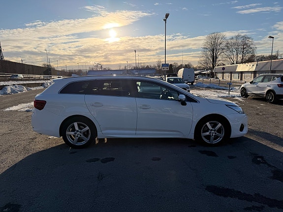 Toyota Avensis 5 of 5