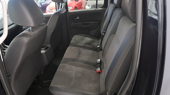 Volkswagen Amarok 19 of 21