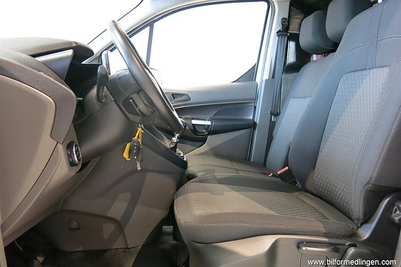 Ford Transit Connect 4 of 5