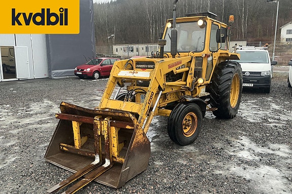 VOLVO-BM T 650 I Traktor med skopa och gafflar