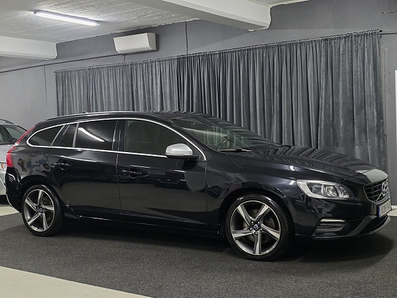 Volvo V60 2 of 5