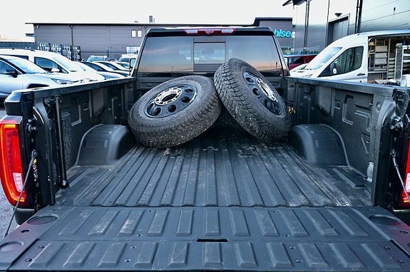 GMC Sierra 9 of 27