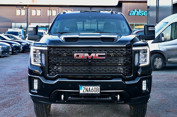 GMC Sierra 2 of 5