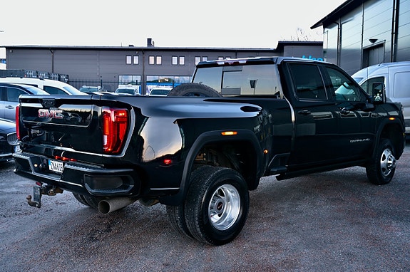 GMC Sierra 4 of 5