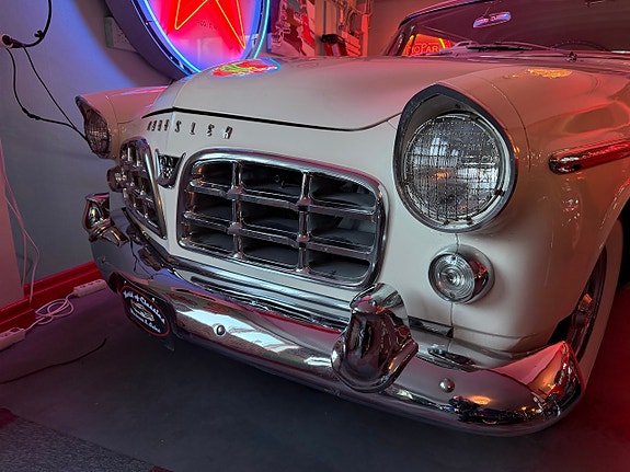 Chrysler 300 2 of 5