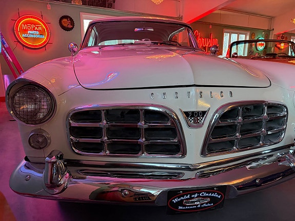 Chrysler 300 3 of 5
