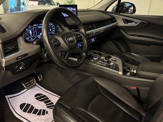 Audi Q7 15 of 30