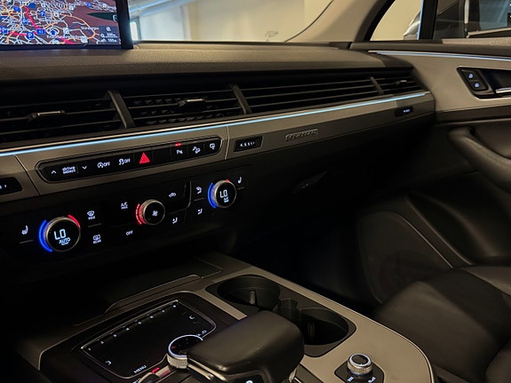 Audi Q7 30 of 30