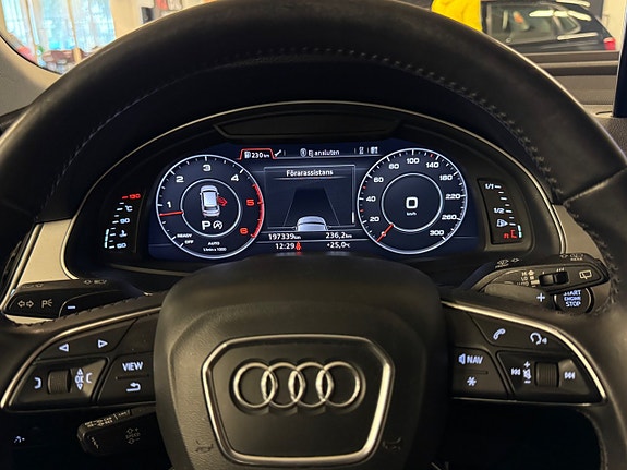 Audi Q7 27 of 30