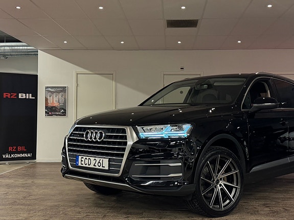 Audi Q7 3 of 5
