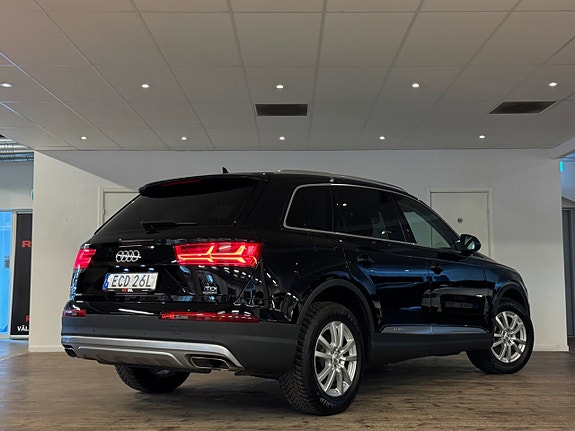 Audi Q7 9 of 30