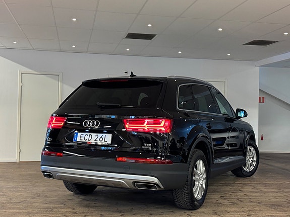 Audi Q7 10 of 30