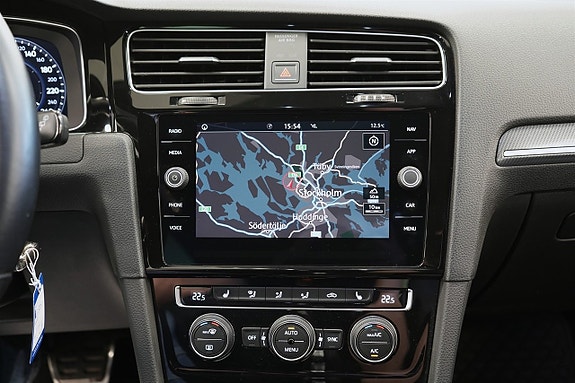 Volkswagen Golf I 21 of 26