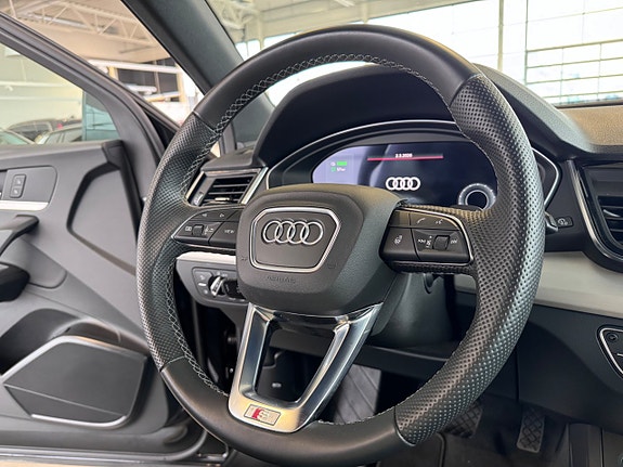 Audi Q5 10 of 18