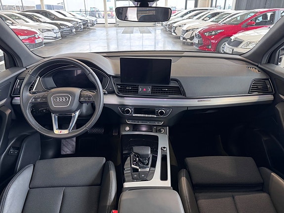 Audi Q5 9 of 18